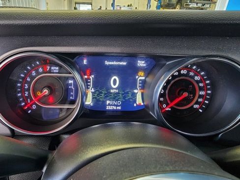 Used 2021 Jeep Gladiator Mojave w/ Cold Weather Group image 19