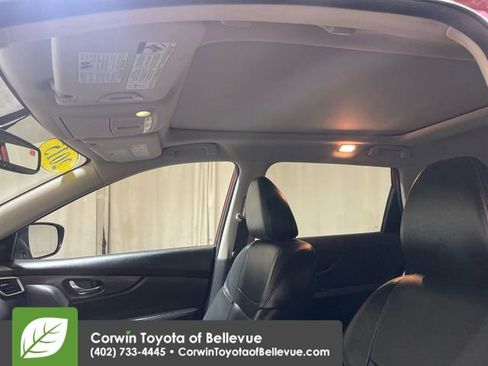 Used 2015 Nissan Rogue SL w/ SL Premium Package image 24