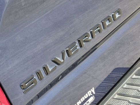 Used 2021 Chevrolet Silverado 1500 LT Trail Boss w/ Bed Protection Package image 9