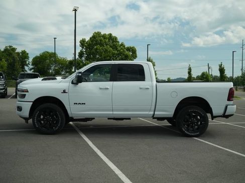 New 2026 RAM 2500 Laramie w/ Night Edition AWD/4WD image 4