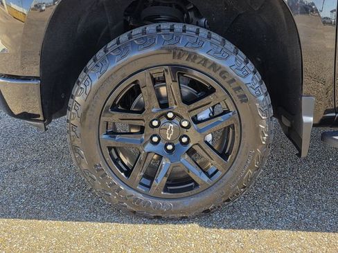 Used 2023 Chevrolet Silverado 1500 LT Trail Boss image 28