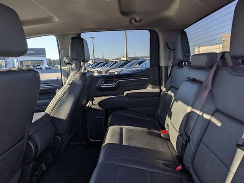 Used 2025 GMC Sierra 1500 SLT image 11