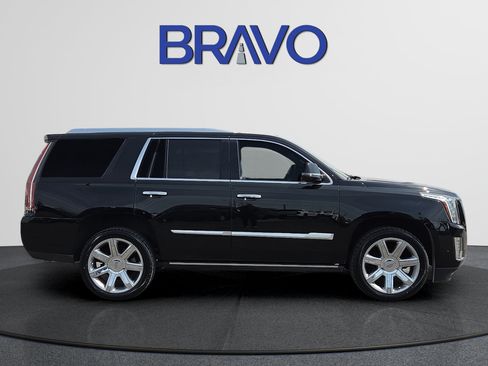 Used 2020 Cadillac Escalade Premium Luxury AWD/4WD image 5