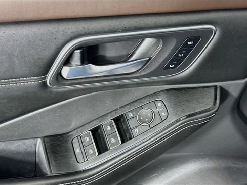 Used 2021 Nissan Rogue SL w/ Premium Package FWD image 18