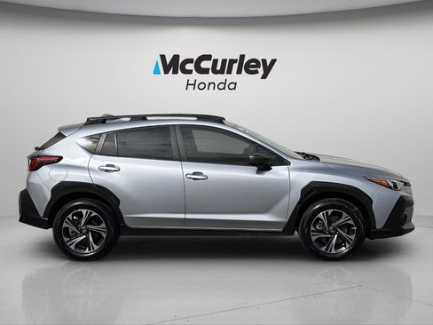 Used 2024 Subaru Crosstrek 2.0i Premium image 2