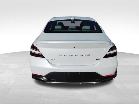 Used 2025 Genesis G70 3.3T Advanced image 9