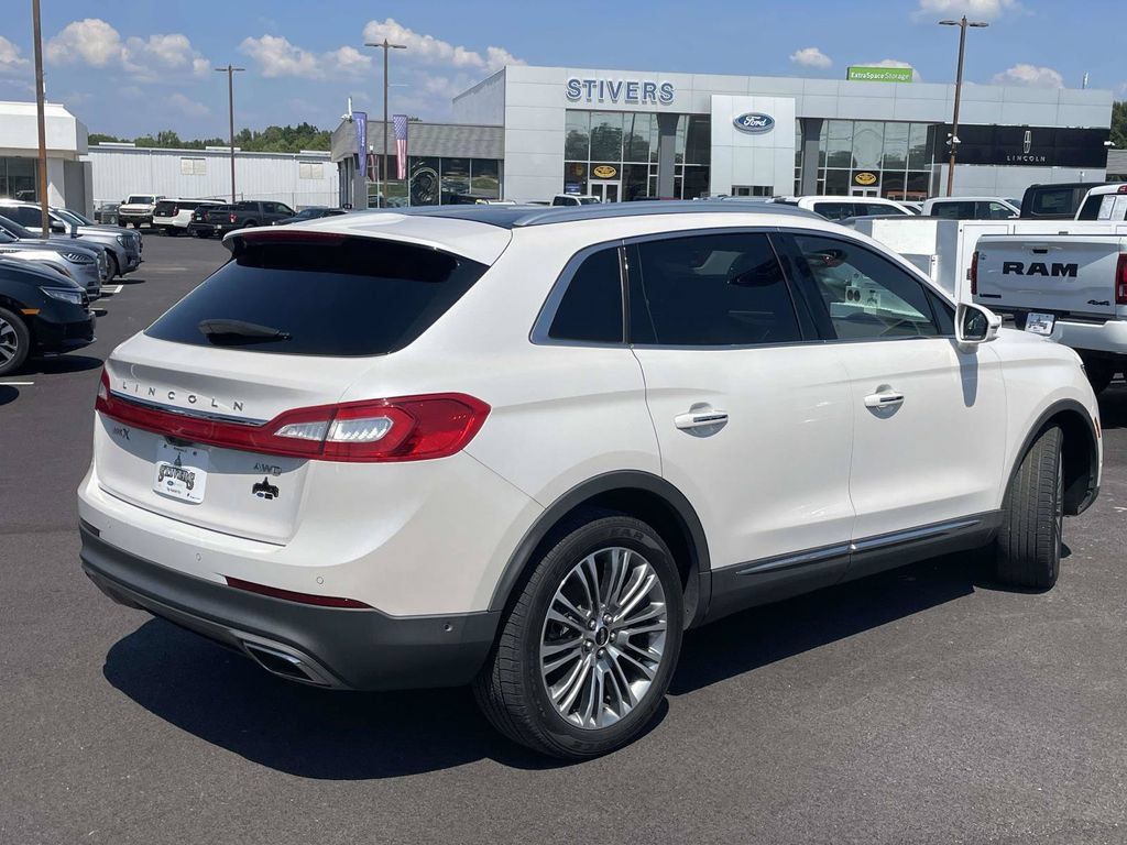 Used 2016 Lincoln MKX Reserve w/ Technology Package AWD/4WD image 3