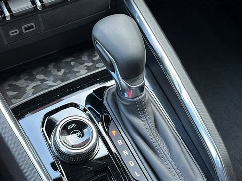 New 2025 GMC Canyon Elevation w/ Convenience Package image 21