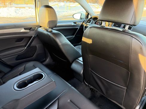 Used 2020 Volkswagen Golf 4-Door image 32