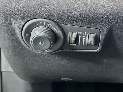 Used 2022 Jeep Compass Latitude AWD/4WD image 17