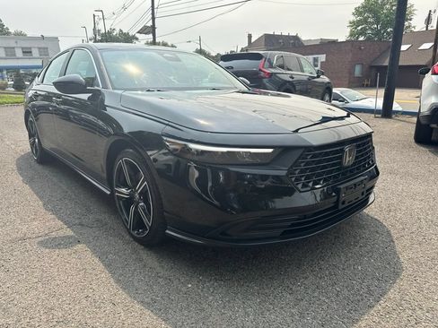 Used 2024 Honda Accord Sport image 3