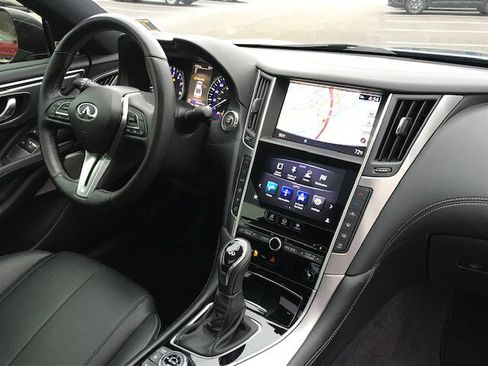 Used 2019 INFINITI Q60 3.0t Luxe w/ Essential Package image 9