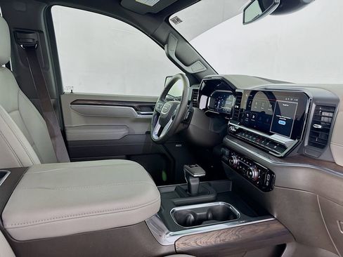 Used 2025 GMC Sierra 1500 SLT w/ SLT Premium Plus Package image 35