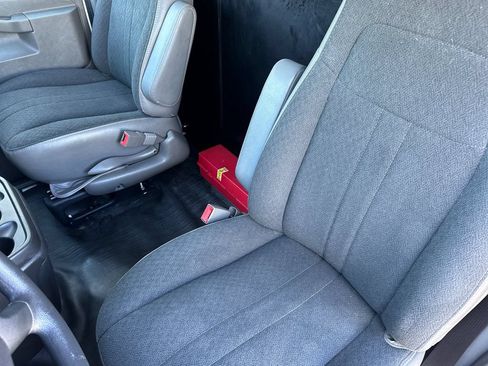 Used 2024 GMC Savana 2500 w/ Driver Convenience Package RWD image 12