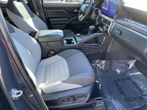 Used 2025 Toyota Tacoma TRD Sport w/ TRD Sport Upgrade Package image 42