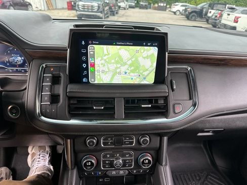 Used 2023 Chevrolet Suburban Premier w/ Premium Package AWD/4WD image 13