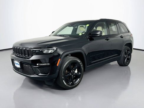 Used 2023 Jeep Grand Cherokee Limited w/ Black Appearance Package AWD/4WD image 2