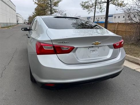 Used 2018 Chevrolet Malibu LT FWD image 9