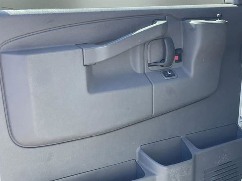 Used 2016 Chevrolet Express 2500 LS image 13