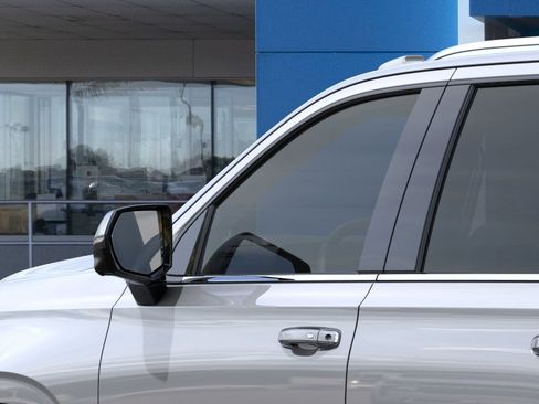 New 2026 Chevrolet Suburban Premier w/ Sun And Tow Package image 38