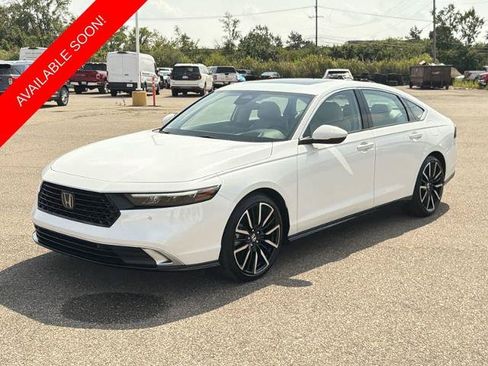 Used 2023 Honda Accord Touring image 4