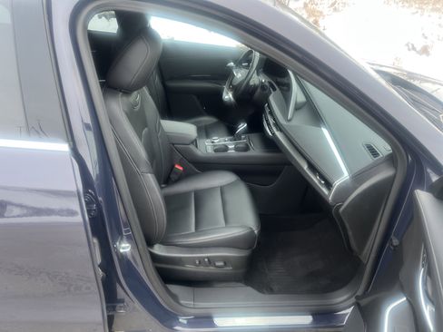 Used 2024 Cadillac XT4 Luxury w/ Cold Weather Package image 16