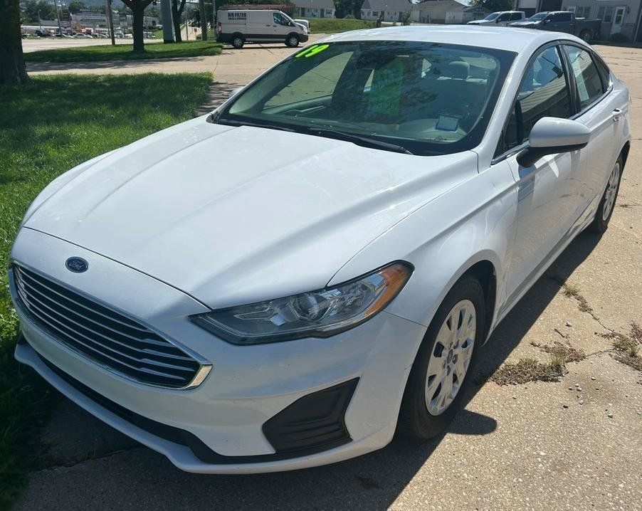 Used 2019 Ford Fusion S FWD image 1