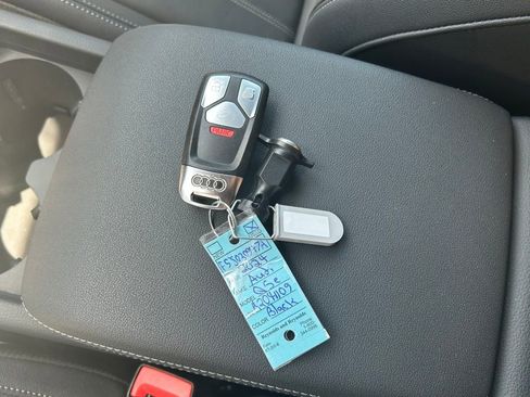 Used 2024 Audi Q5 e Premium Plus w/ Premium Plus Package image 65