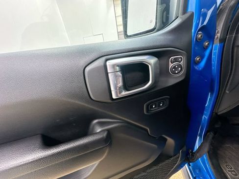 Used 2022 Jeep Wrangler Unlimited Sport AWD/4WD image 16