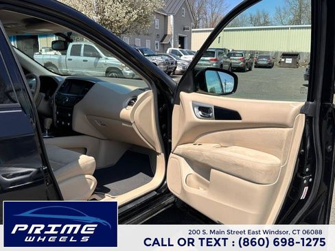 Used 2015 Nissan Pathfinder SV w/ Trailer Tow Package image 17