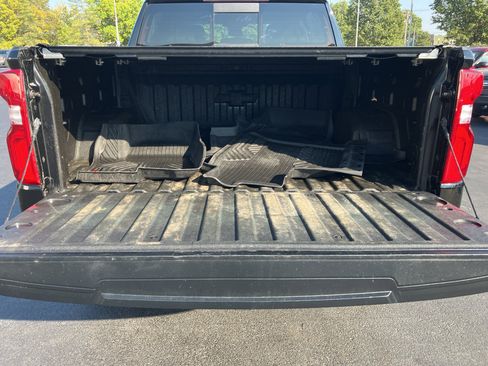 Used 2022 Chevrolet Silverado 1500 LT Trail Boss w/ LT Trail Boss Premium Package image 9