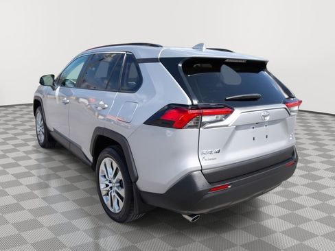 Used 2023 Toyota RAV4 XLE Premium image 25