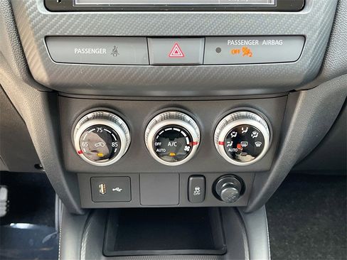 Used 2025 Mitsubishi Outlander Sport ES image 14