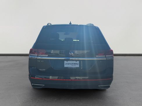 Certified 2023 Volkswagen Atlas SE w/ Black Wheel Package AWD/4WD image 4