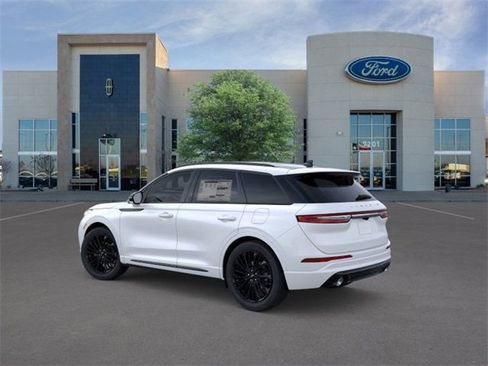 New 2026 Lincoln Corsair Reserve w/ Jet Appearance Package image 4