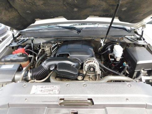 Used 2011 Chevrolet Tahoe LS image 17