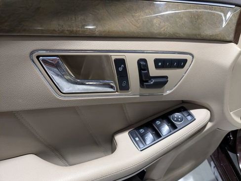 Used 2011 Mercedes-Benz E 350 4MATIC Wagon image 23