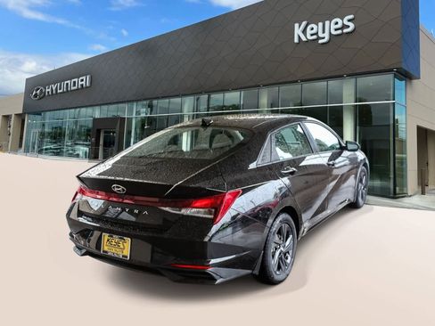 Used 2022 Hyundai Elantra SEL w/ Convenience Package image 4