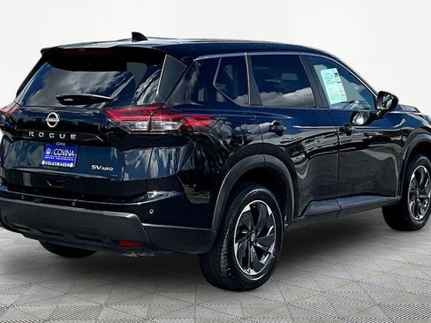 Used 2024 Nissan Rogue SV AWD/4WD image 6