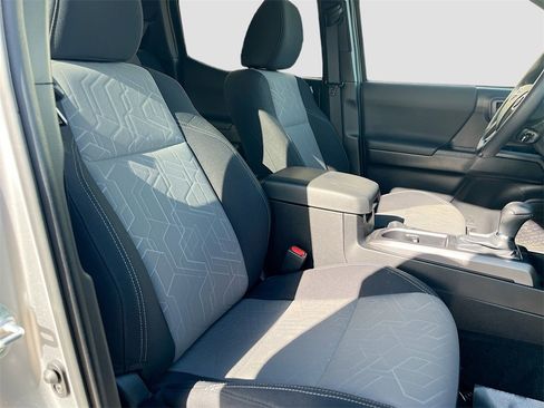 Used 2023 Toyota Tacoma TRD Sport image 27