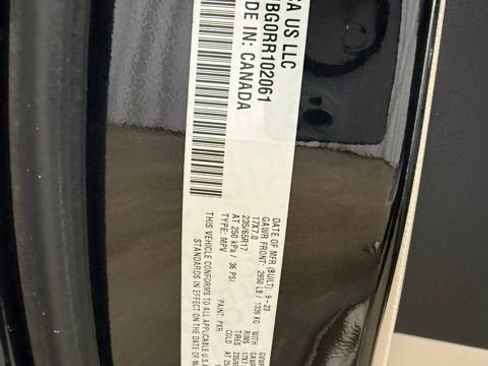 Used 2024 Chrysler Pacifica Touring-L image 27