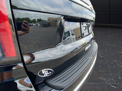 Used 2024 Chevrolet Tahoe Premier AWD/4WD image 34