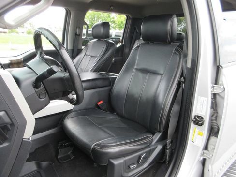 Used 2018 Ford F150 Lariat w/ Equipment Group 502A Luxury AWD/4WD image 21