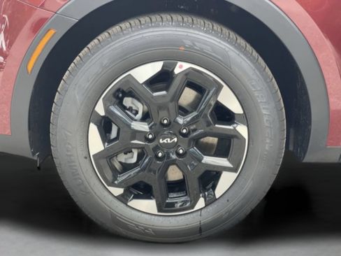 Certified 2025 Kia Sorento S FWD image 26