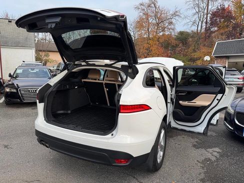 Used 2018 Jaguar F-PACE Premium image 8