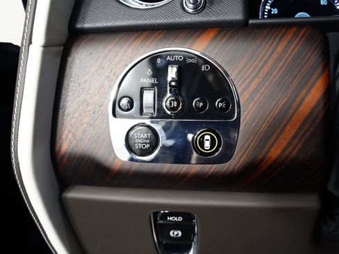 Used 2023 Rolls-Royce Cullinan w/ Cullinan Package image 63