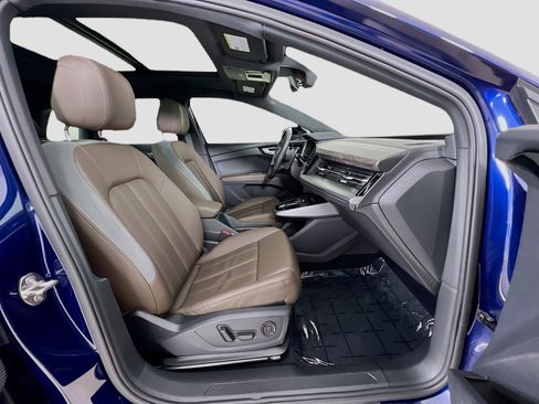 Used 2022 Audi Q4 e-tron Premium image 28