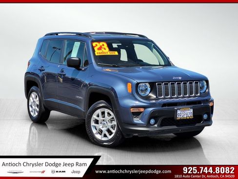 Certified 2023 Jeep Renegade Latitude w/ Premium Group AWD/4WD image 1