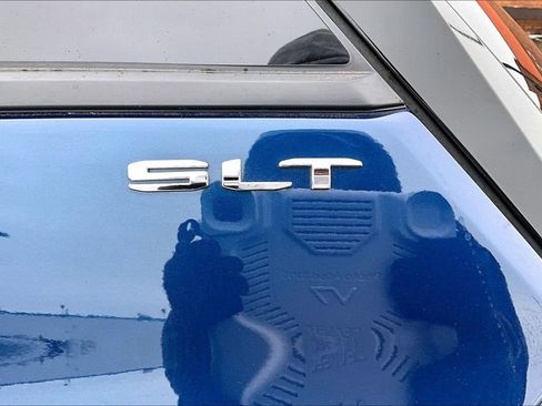 Used 2022 GMC Terrain SLT w/ Tech Package image 26