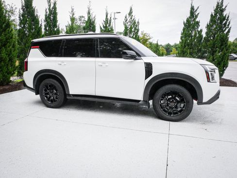 Used 2025 Nissan Armada PRO-4X AWD/4WD image 11
